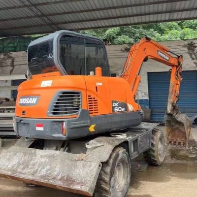 Mini escavatore a ruote usato scavatore DOOSAN DH60 escavatore di seconda mano 5550 kg
