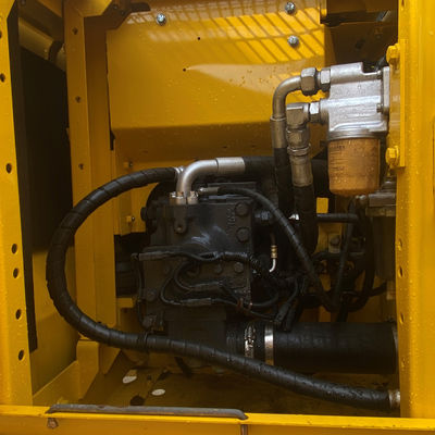 Scavatori idraulici di grandi dimensioni di tipo KOMATSU PC 130