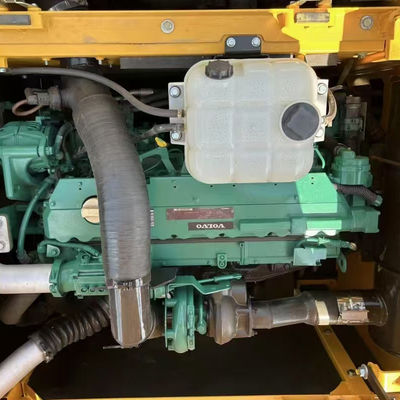Macchina da scavo Volvo EC300 con motore robusto