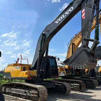 Macchina da scavo Volvo EC300 con motore robusto