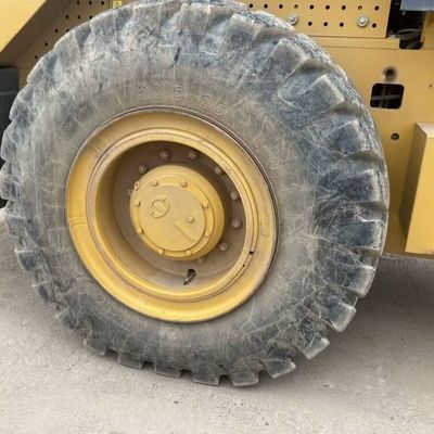 Compatto di design Usato rotolo stradale di seconda mano SEM 522 rotolo nei progetti di costruzione