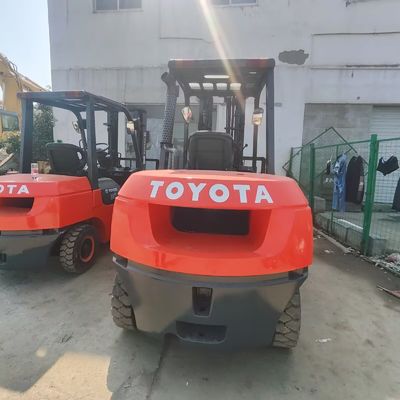 5 tonnellate di carrelli elevatori Toyota 50 di seconda mano con altezza di sollevamento di 3,5 m