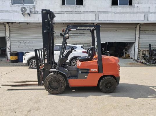 148kw 3 tonnellate Toyota 30 carrello elevatore usato, motore diesel carrello elevatore di seconda mano